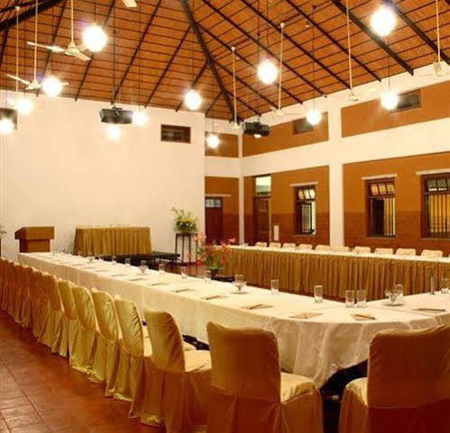 Olde Bangalore Resort And Convention Center Devanahalli ภายนอก รูปภาพ